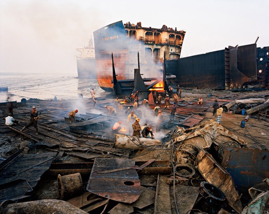 Ship Breaking in Bangladesh. Source: http://bangladeshunlocked.blogspot.co.nz/2011/05/ship-breaking-in-bangladesh.html